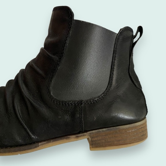 Josef Siebel Black Leather Ruched Ankle Chelsea Boots Booties SZ 40/ US 9 - Picture 10 of 13
